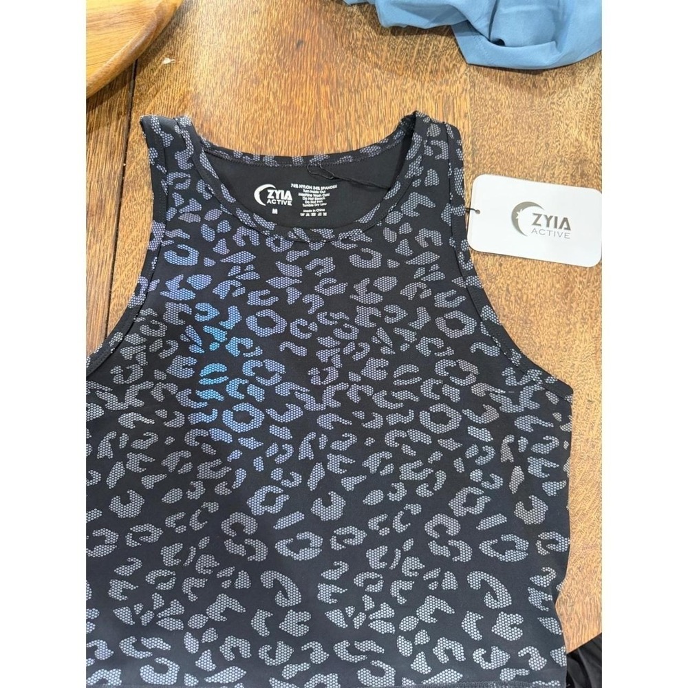 Zyia Active Black Leopard Reflective Stronger Tank Top Athletic Crop Racerback S
